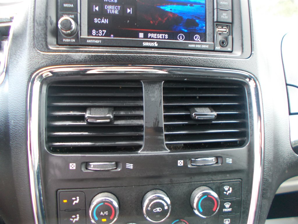 2019 Dodge Grand Caravan - $11,500