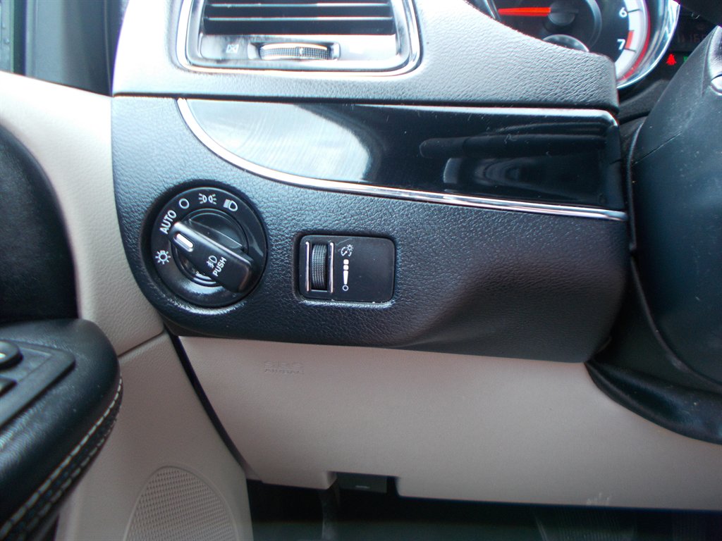 2019 Dodge Grand Caravan - $11,500