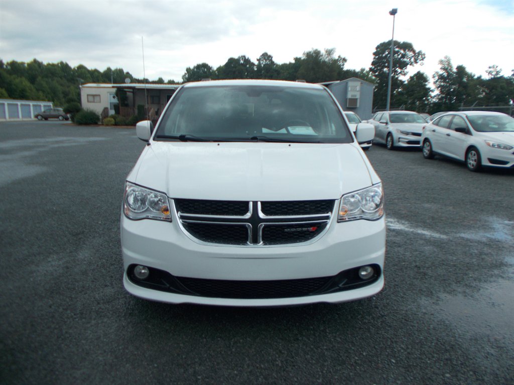 2019 Dodge Grand Caravan - $11,500
