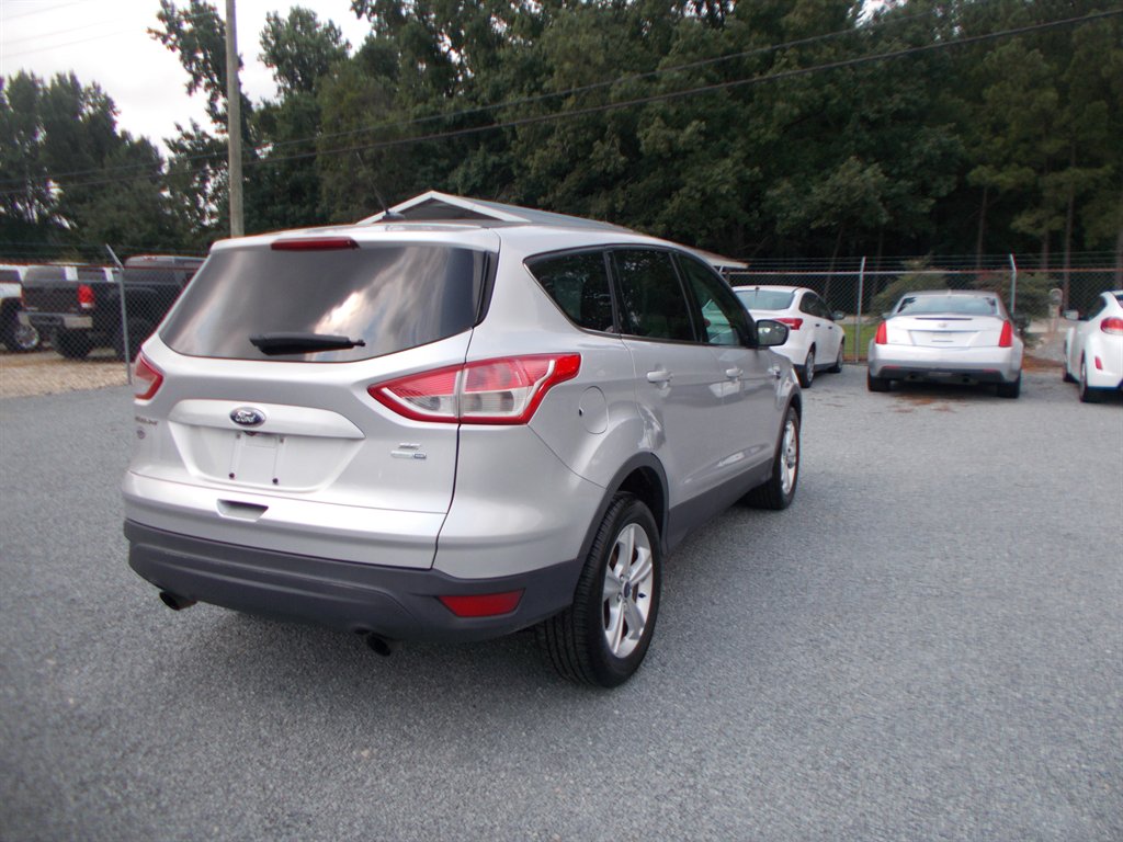 2016 Ford Escape - $9,500