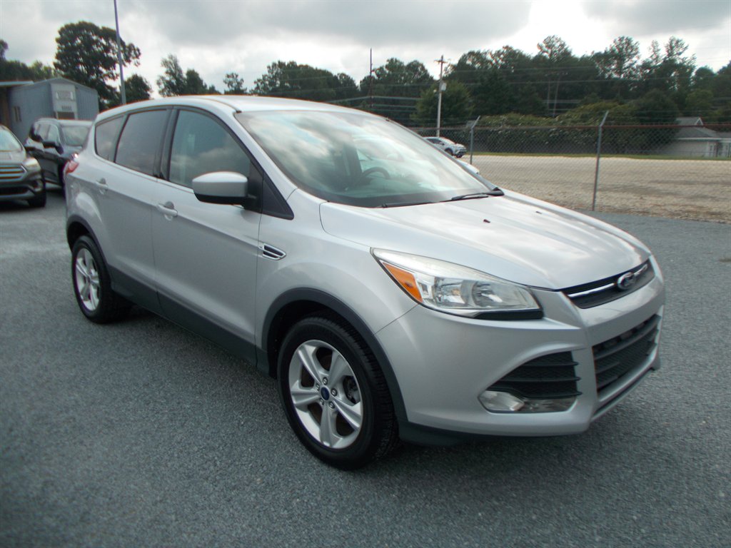 2016 Ford Escape - $9,500