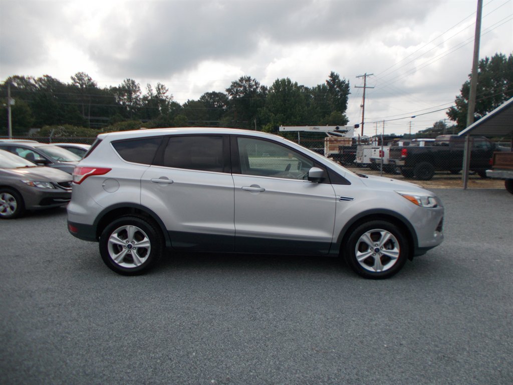 2016 Ford Escape - $9,500