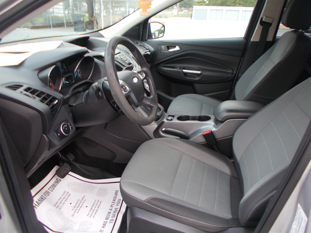 2016 Ford Escape - $9,500