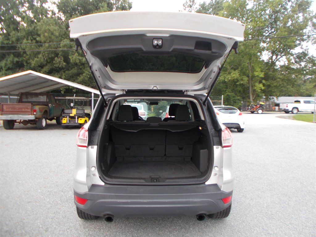 2016 Ford Escape - $9,500