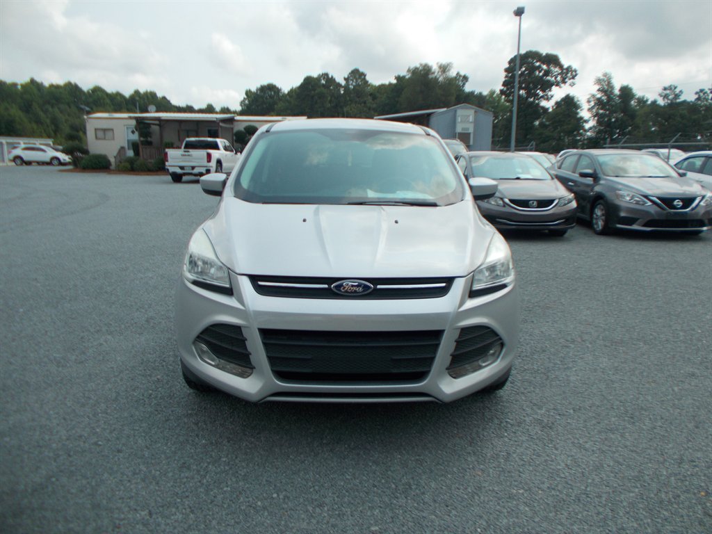 2016 Ford Escape - $9,500