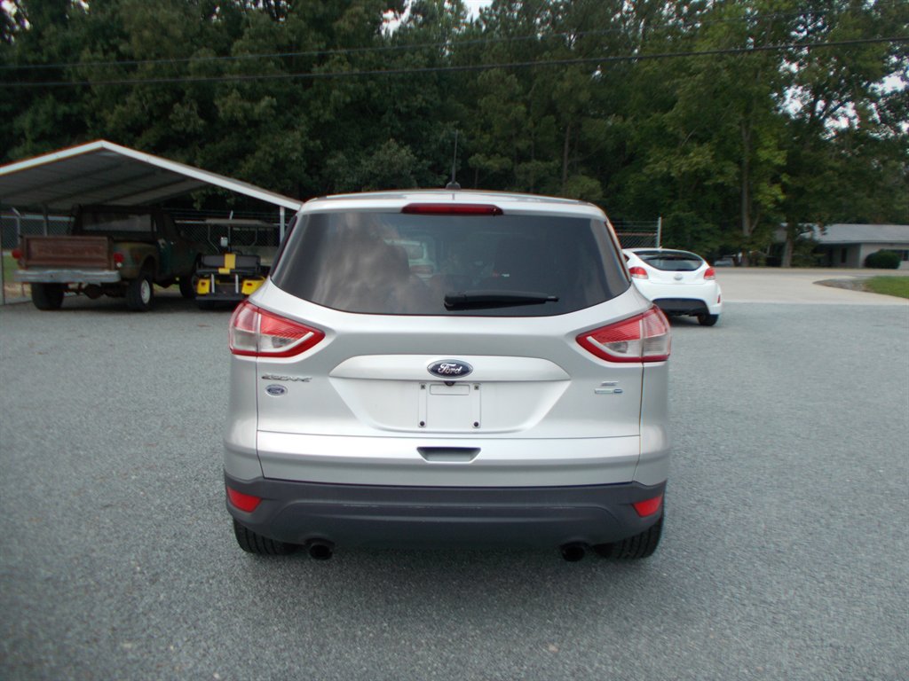 2016 Ford Escape - $9,500