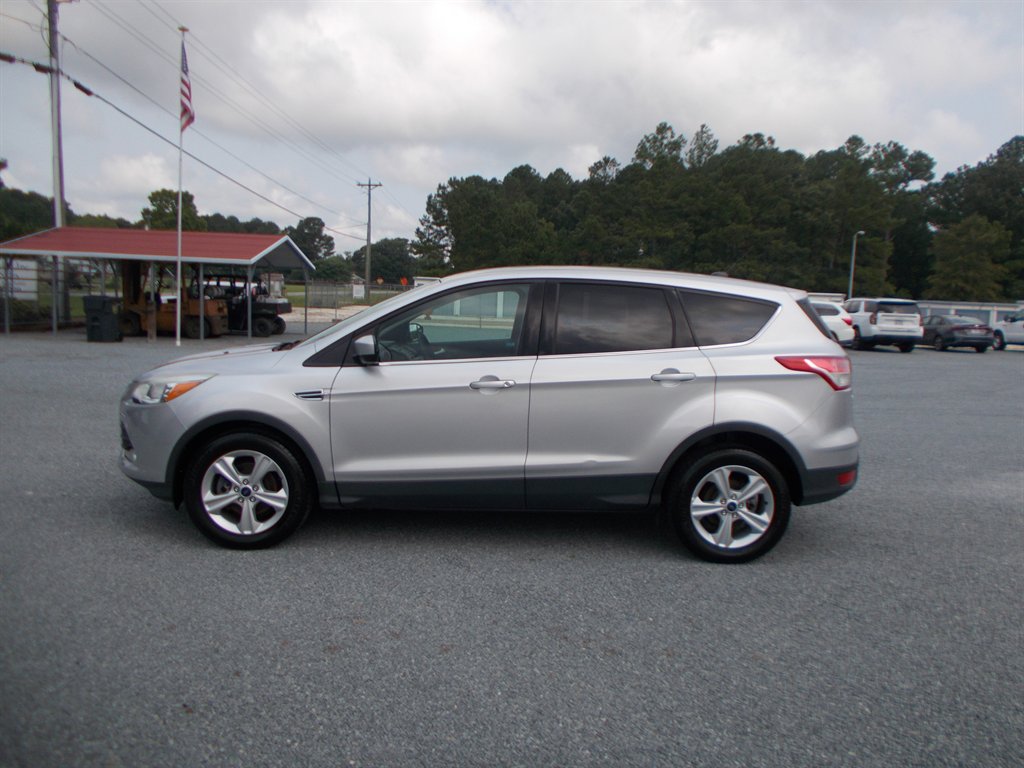 2016 Ford Escape - $9,500