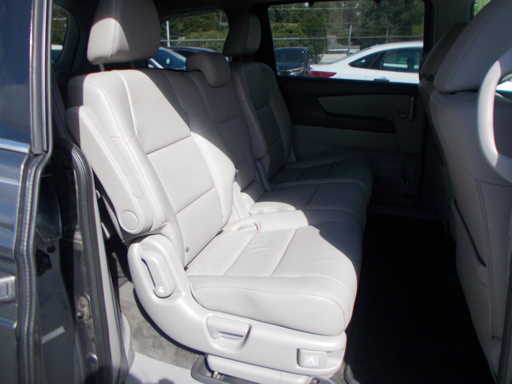 2013 Honda Odyssey - $10,500