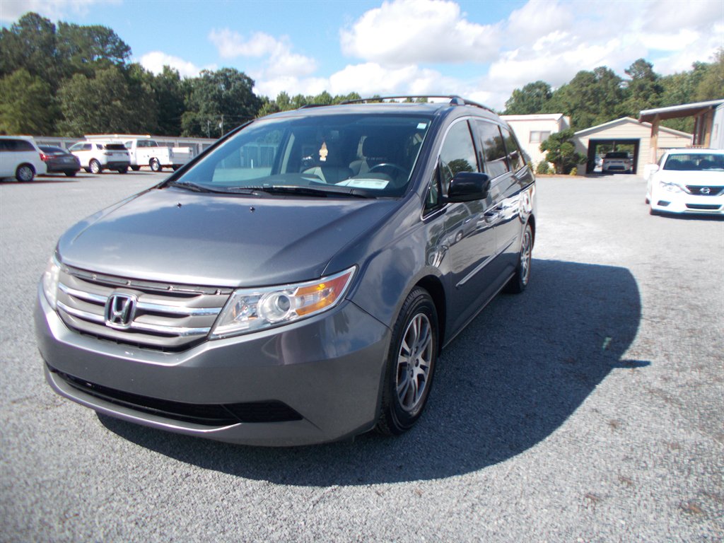 2013 Honda Odyssey - $10,500