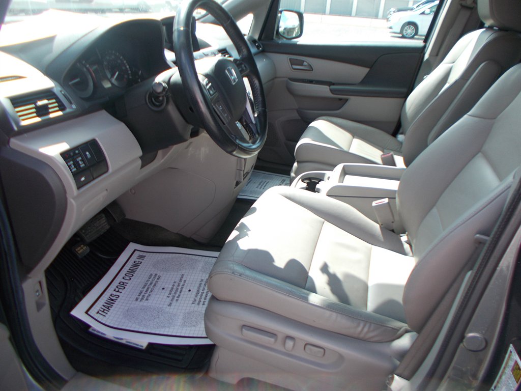 2013 Honda Odyssey - $10,500