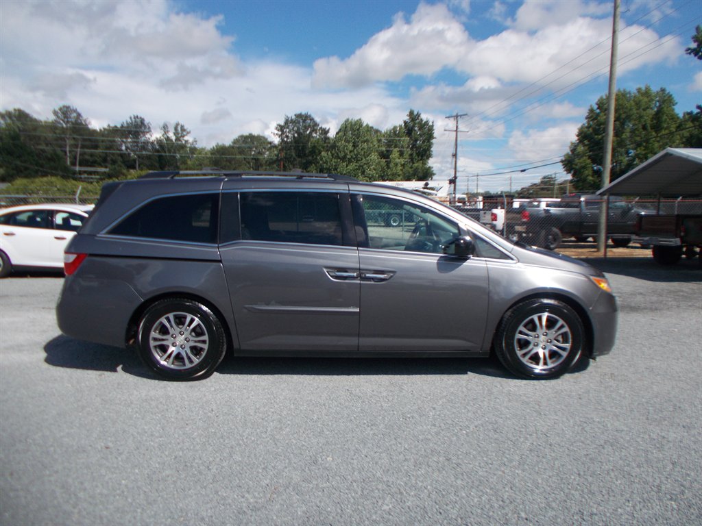 2013 Honda Odyssey - $10,500