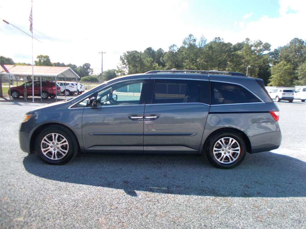 2013 Honda Odyssey - $10,500