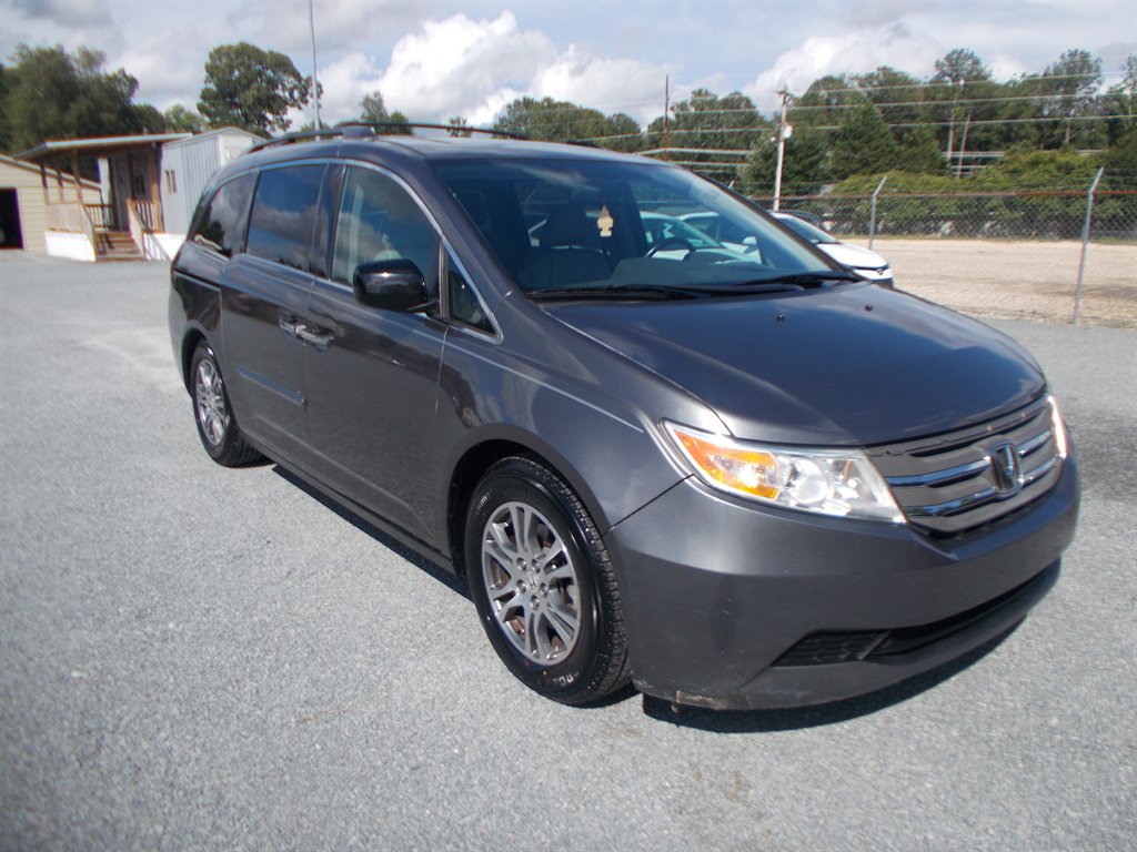 2013 Honda Odyssey - $10,500