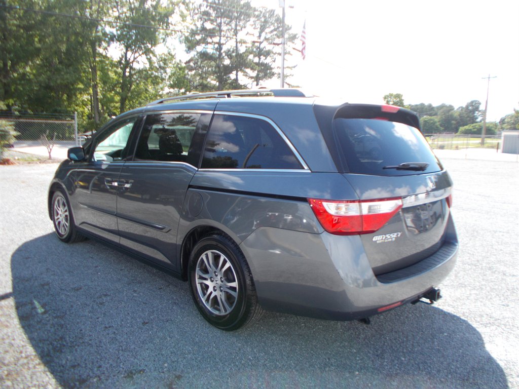 2013 Honda Odyssey - $10,500