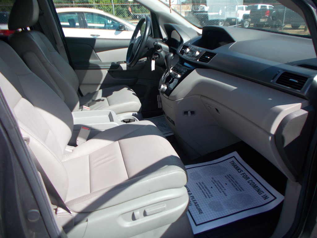 2013 Honda Odyssey - $10,500