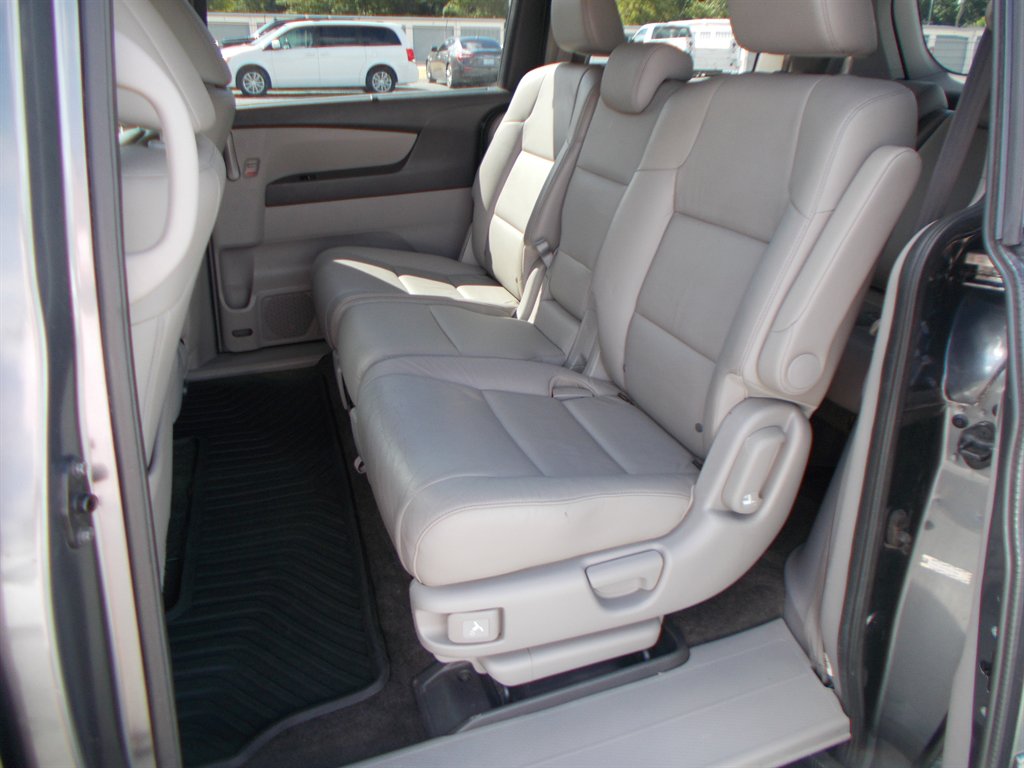 2013 Honda Odyssey - $10,500