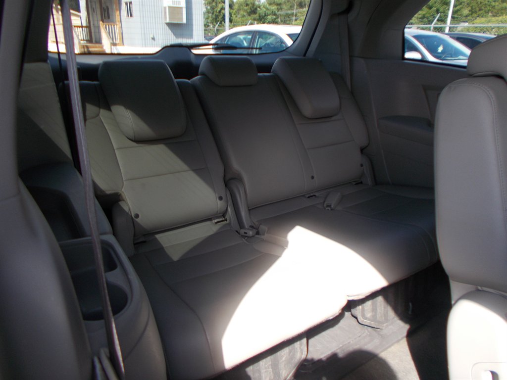 2013 Honda Odyssey - $10,500