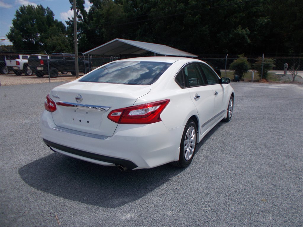 2017 Nissan Altima - $11,500