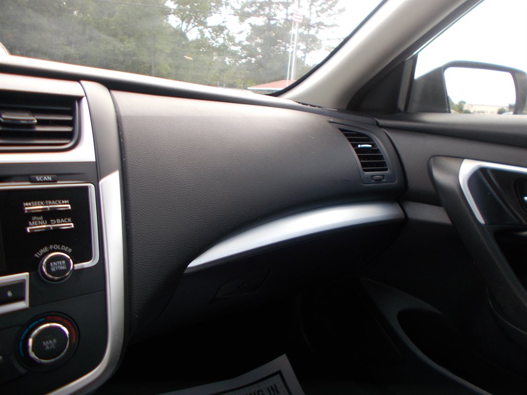 2017 Nissan Altima - $11,500