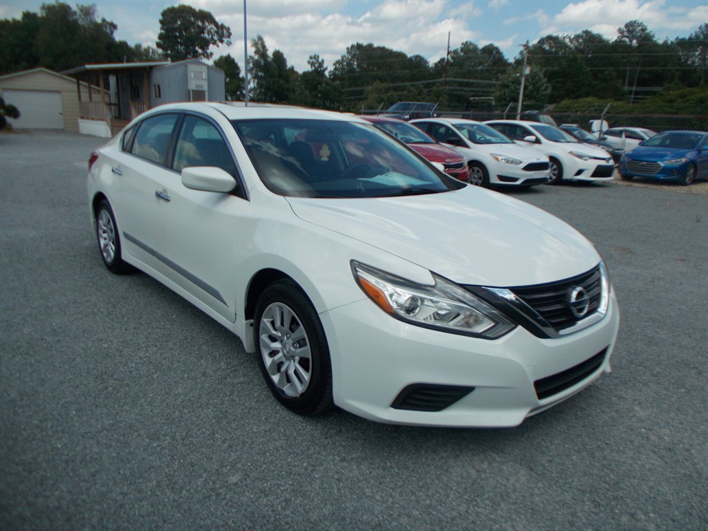 2017 Nissan Altima - $11,500