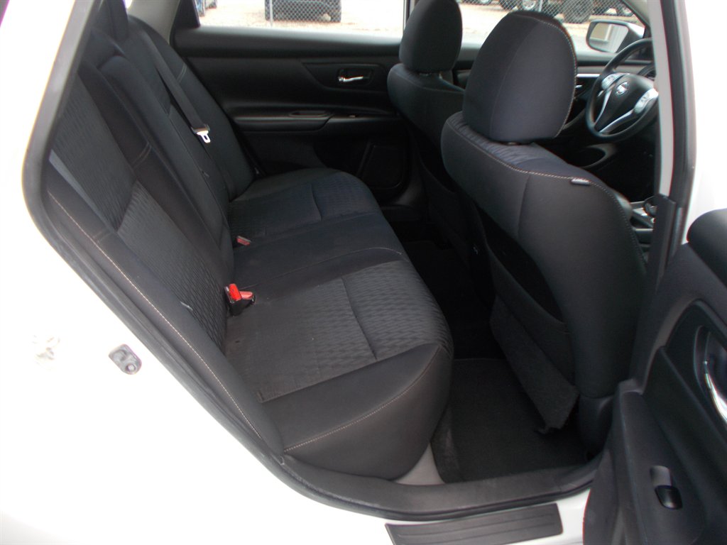 2017 Nissan Altima - $11,500