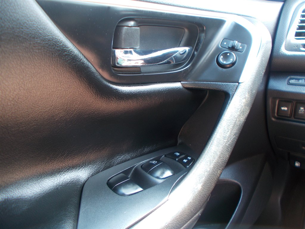 2017 Nissan Altima - $11,500