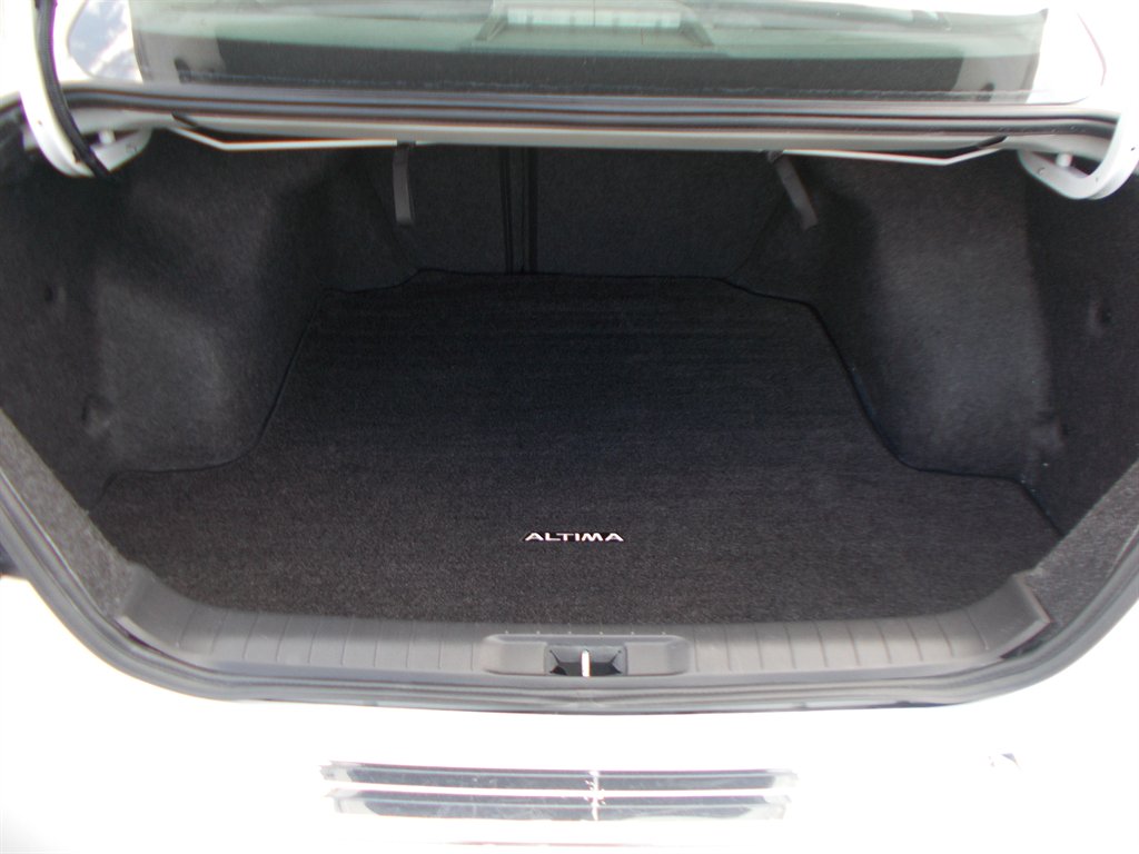 2017 Nissan Altima - $11,500