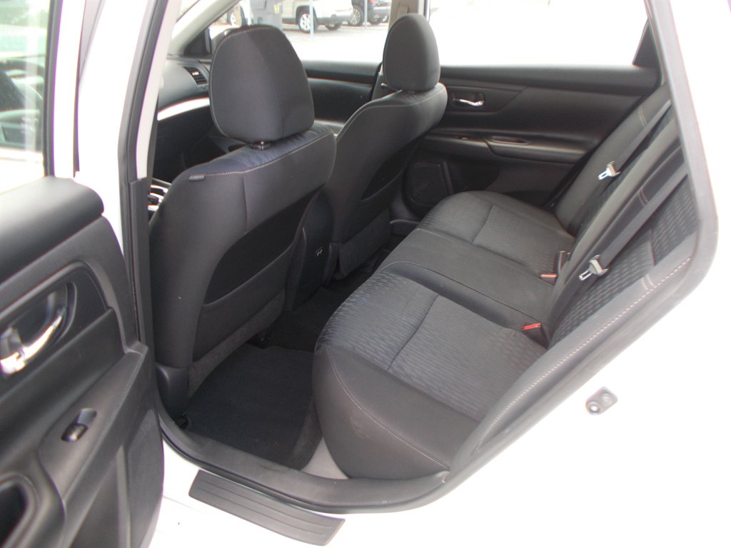 2017 Nissan Altima - $11,500