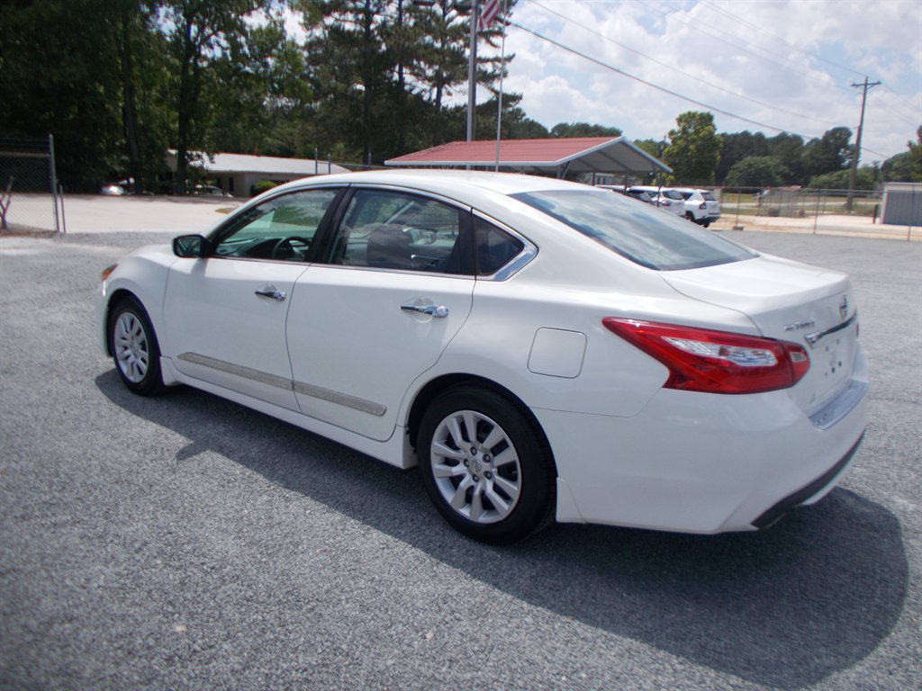2017 Nissan Altima - $11,500