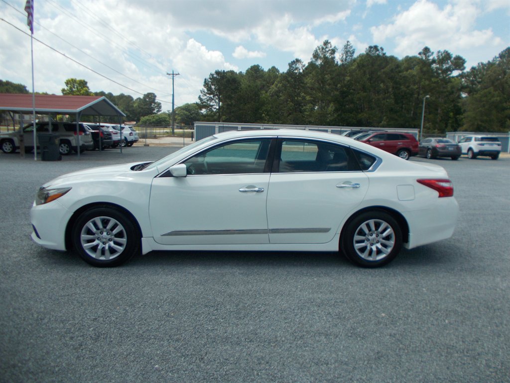 2017 Nissan Altima - $11,500