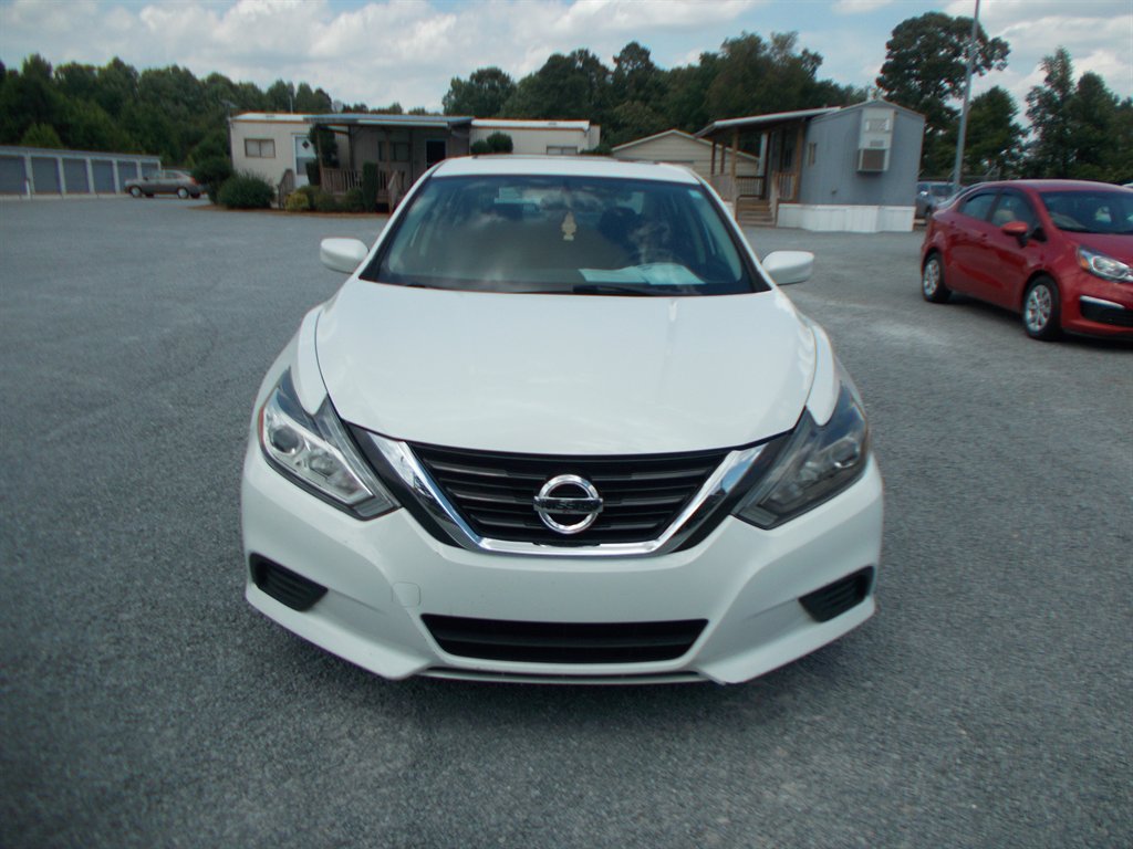 2017 Nissan Altima - $11,500