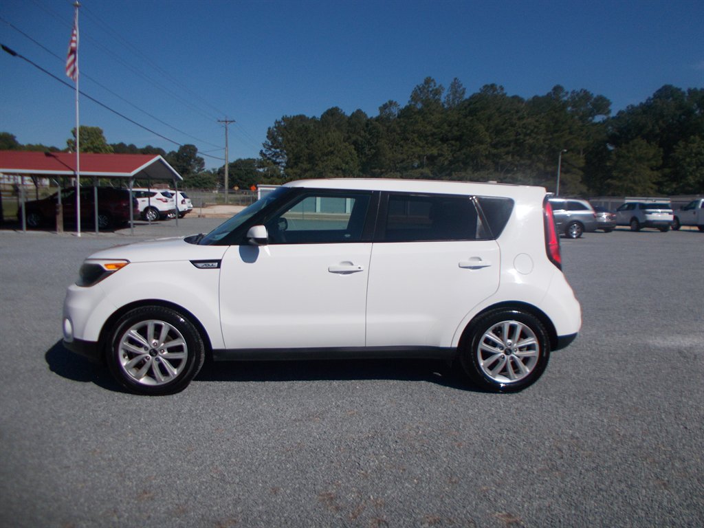 2017 Kia Soul - $9,000