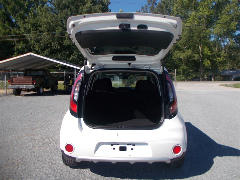 2017 Kia Soul - $9,000