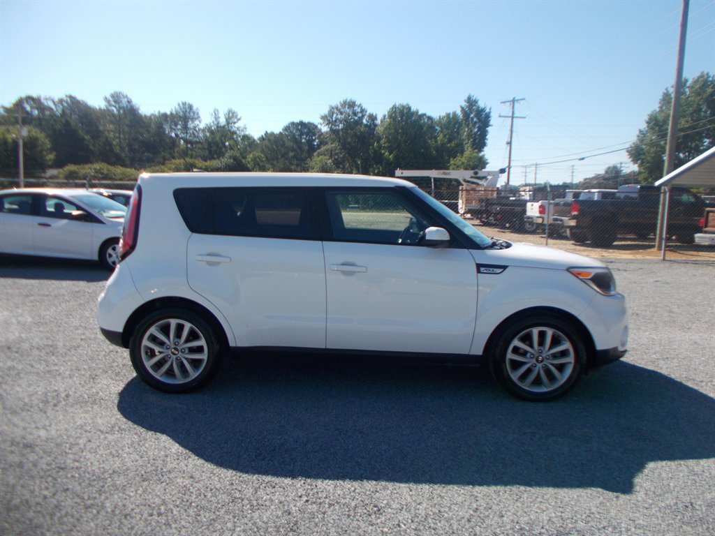 2017 Kia Soul - $9,000