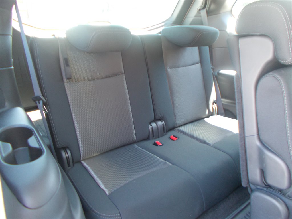 2017 Nissan Pathfinder - $11,000