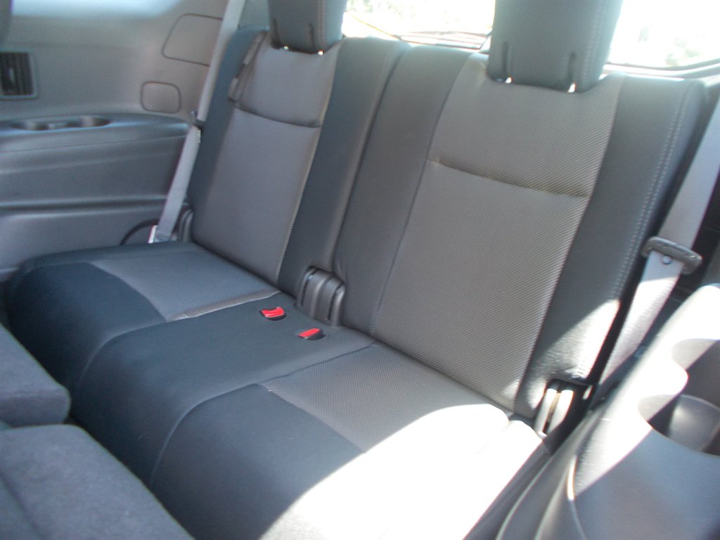 2017 Nissan Pathfinder - $11,000