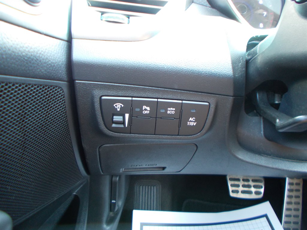 2014 Hyundai Veloster - $7,000