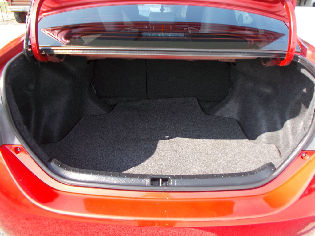 2015 Toyota Corolla - $9,500