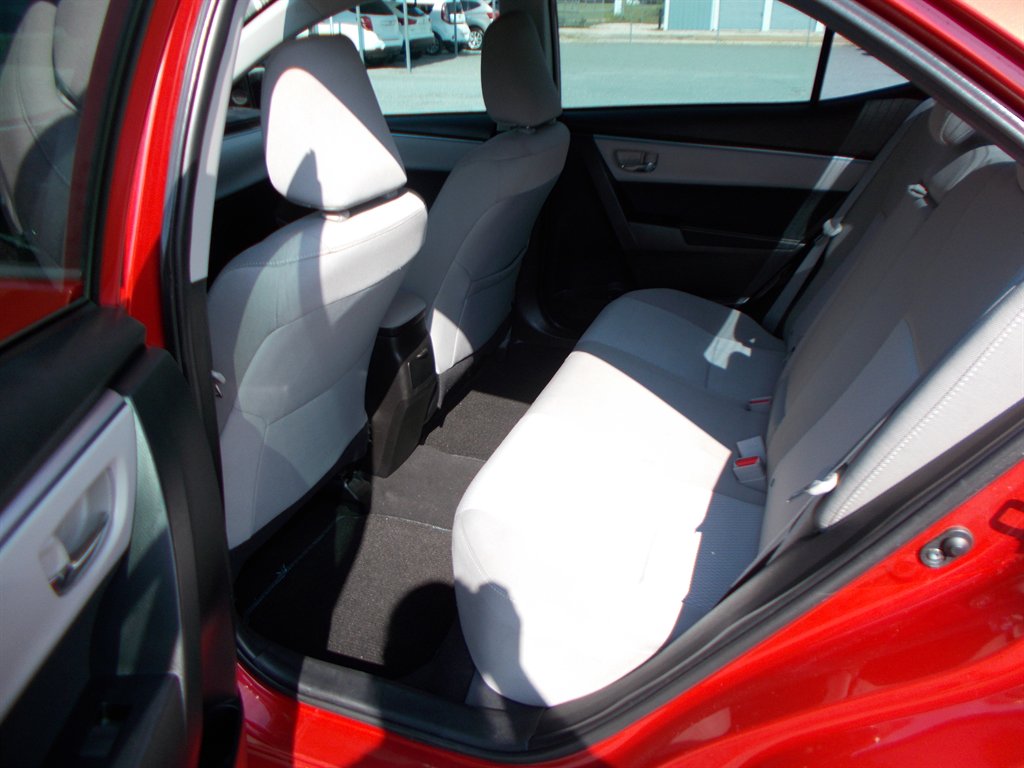 2015 Toyota Corolla - $9,500