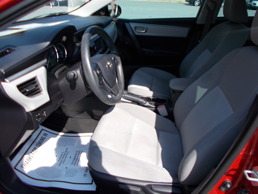 2015 Toyota Corolla - $9,500