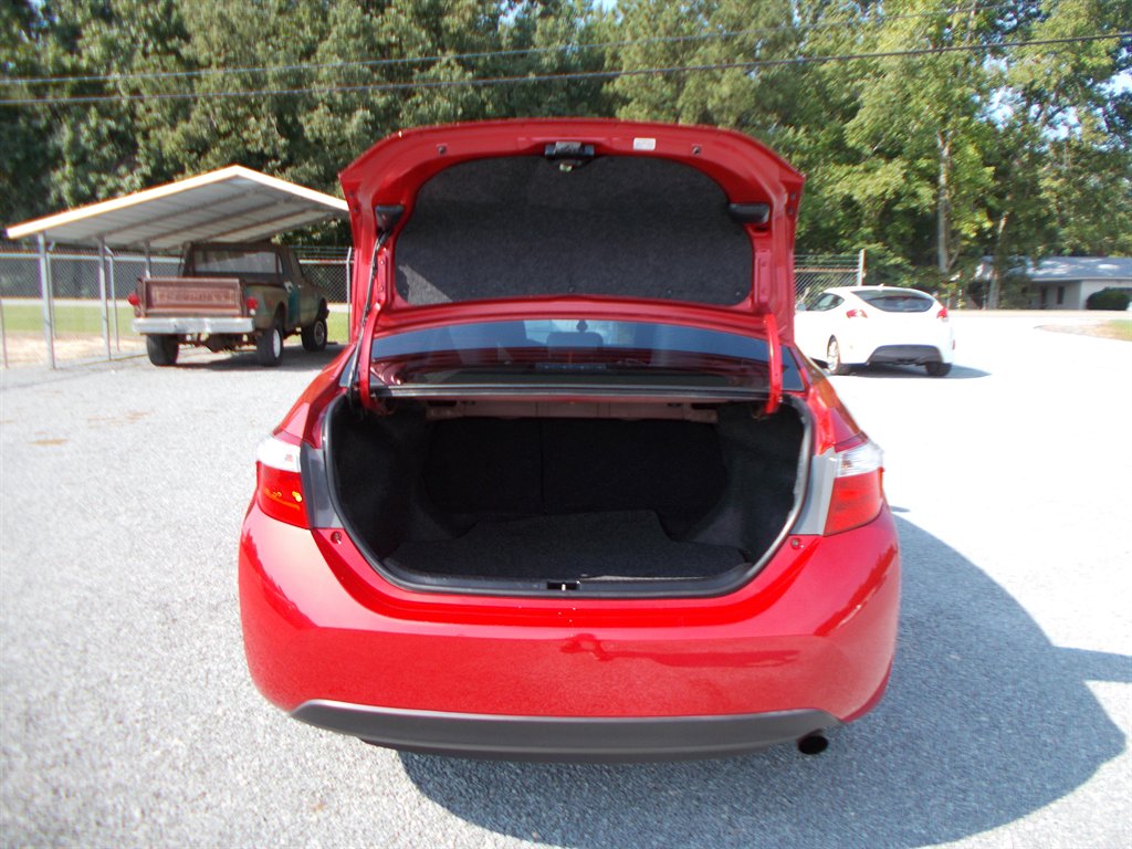 2015 Toyota Corolla - $9,500