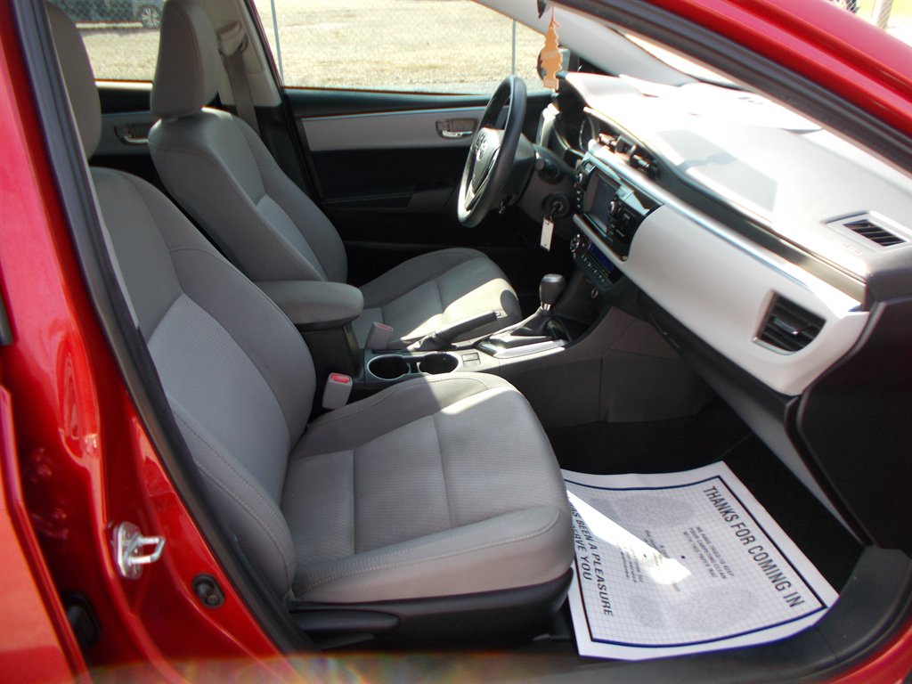 2015 Toyota Corolla - $9,500