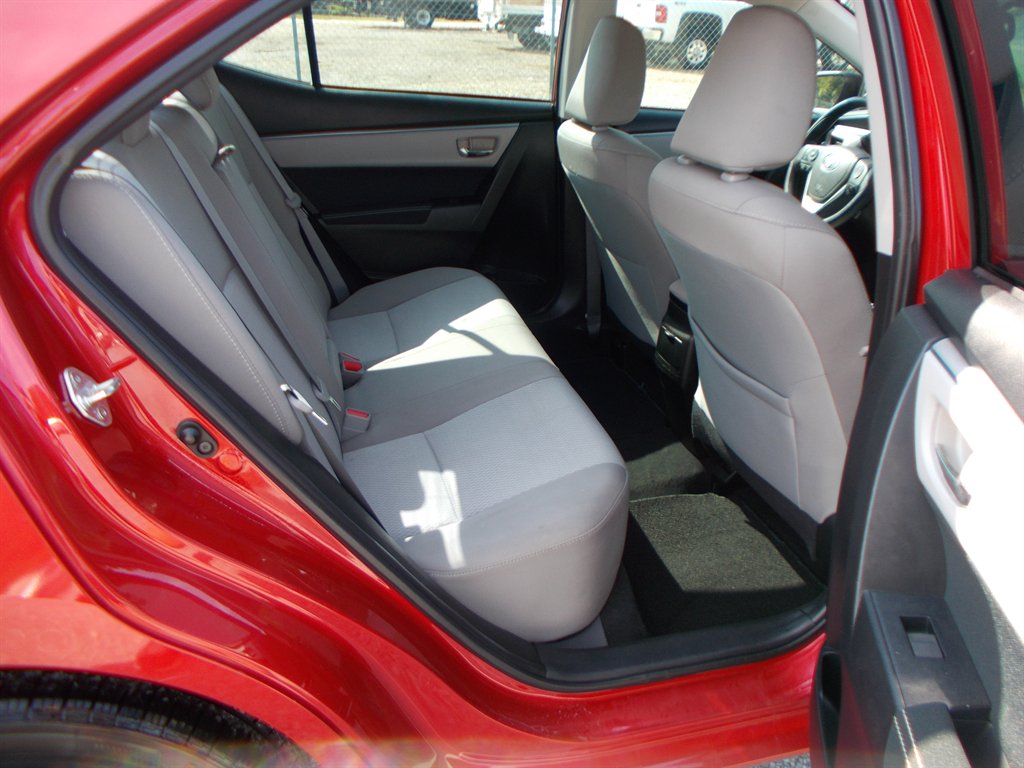 2015 Toyota Corolla - $9,500