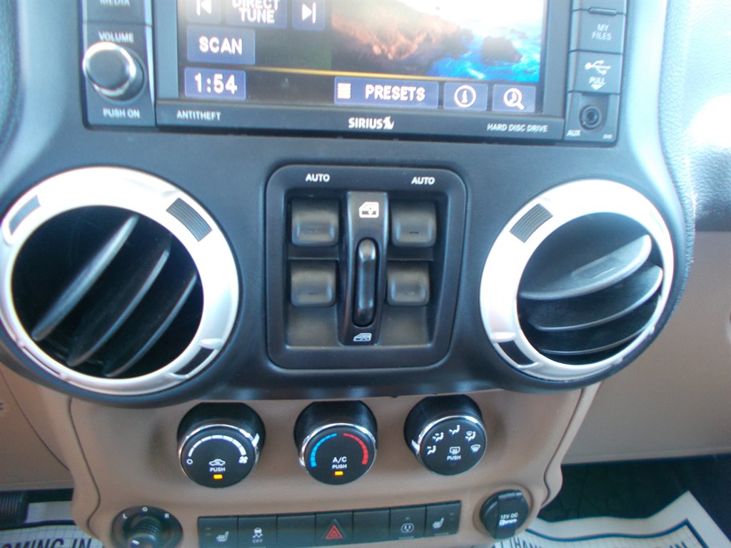2017 Jeep Wrangler - $21,000