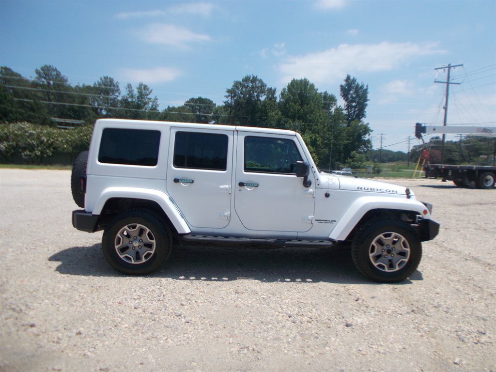 2017 Jeep Wrangler - $21,000