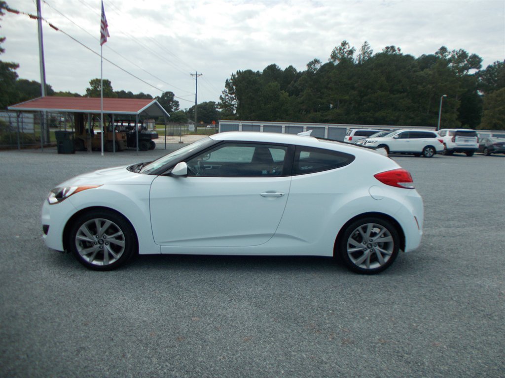 2016 Hyundai Veloster - $10,000