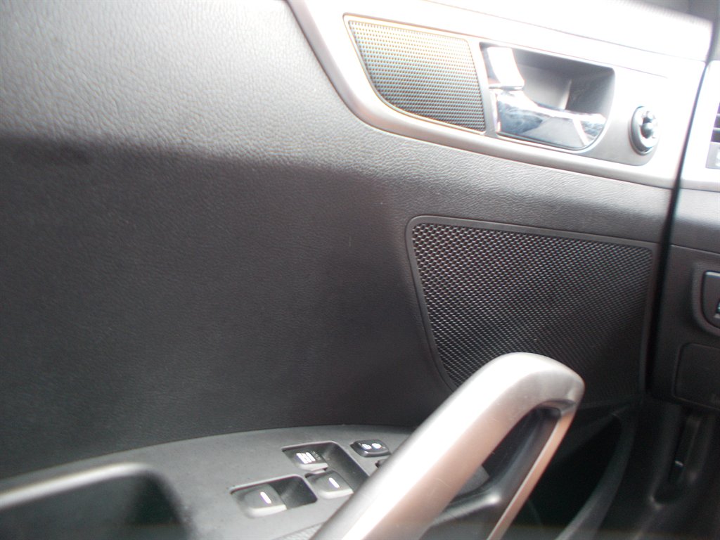 2016 Hyundai Veloster - $10,000