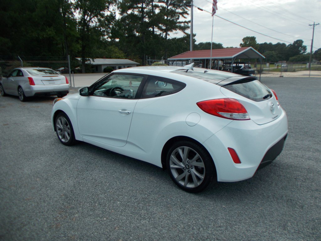 2016 Hyundai Veloster - $10,000
