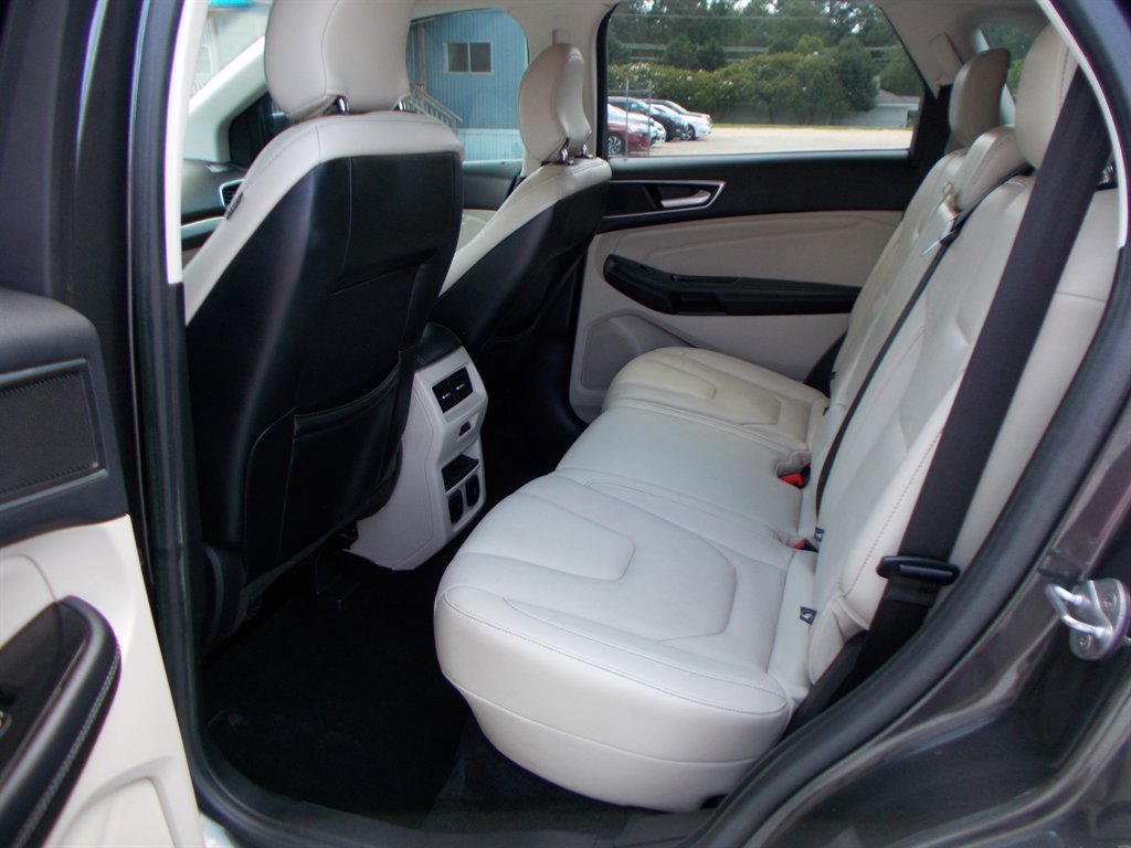 2017 Ford Edge - $11,000