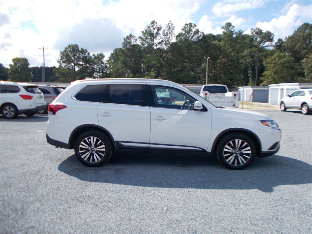 2020 Mitsubishi Outlander - $12,500